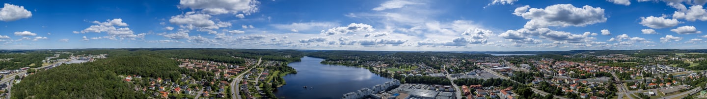 Wide aerial panorama over Lake Gerdsken and Alingsås.