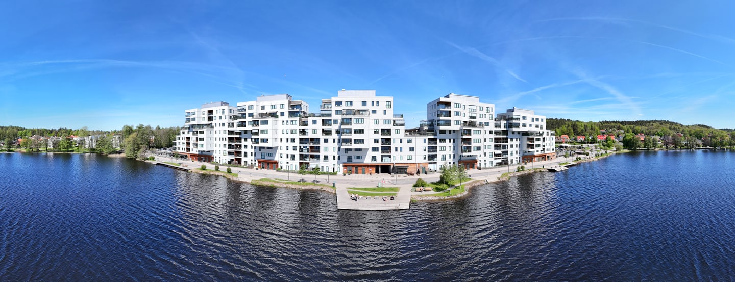 Beachfront drone panorama over Gerdsken.
